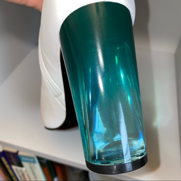 Brand new w/box Helena and Kristie White booties - Picture 7 of 14